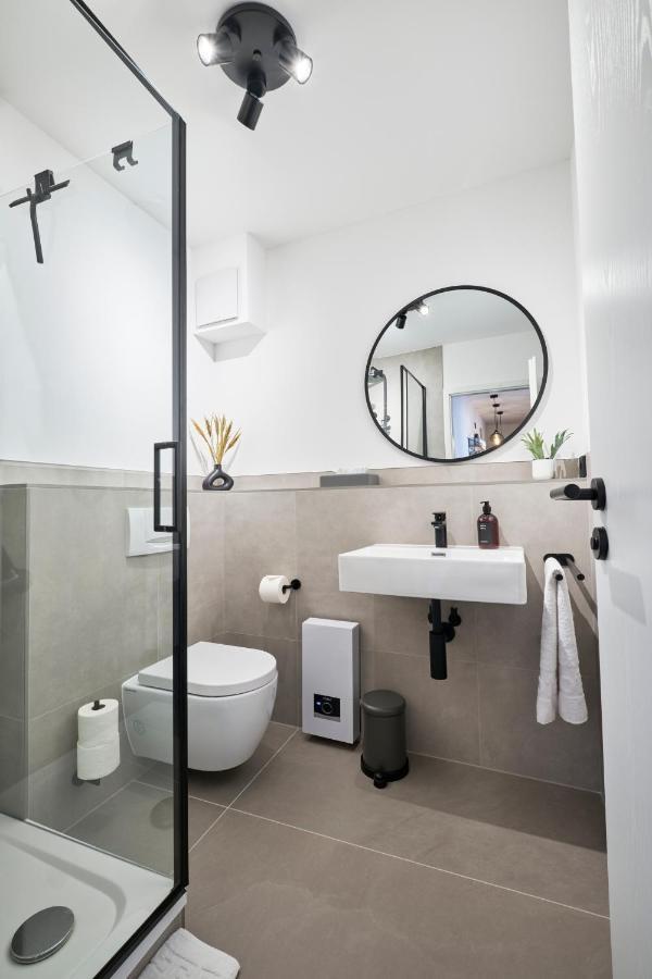 Park Avenue - Design Apartment Friesenstrasse - 4 Pers - Wlan - Netflix - 65 Zoll Tv Cologne Exterior photo