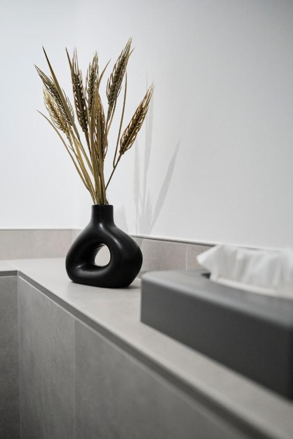Park Avenue - Design Apartment Friesenstrasse - 4 Pers - Wlan - Netflix - 65 Zoll Tv Cologne Exterior photo