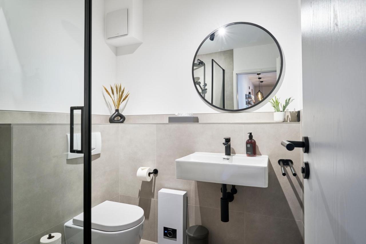 Park Avenue - Design Apartment Friesenstrasse - 4 Pers - Wlan - Netflix - 65 Zoll Tv Cologne Exterior photo